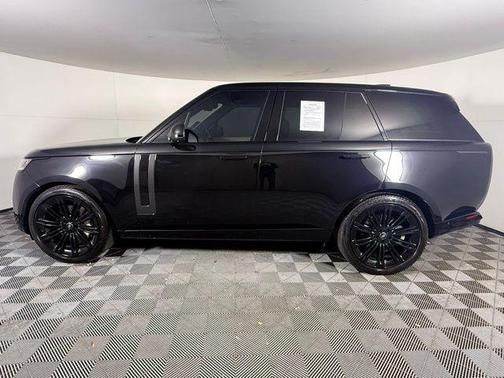 2023 Land Rover Range Rover P530 SE