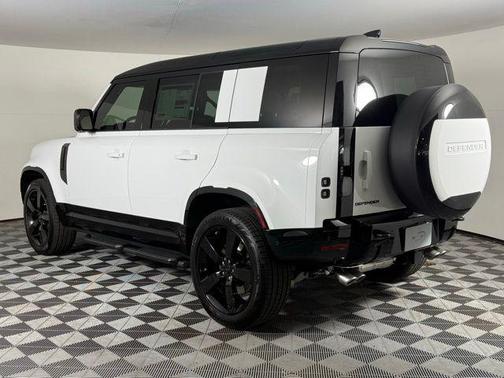 2026 Land Rover Defender 110 V8