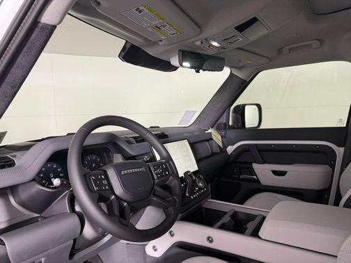 2026 Land Rover Defender 110 V8