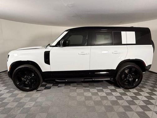 2026 Land Rover Defender 110 V8