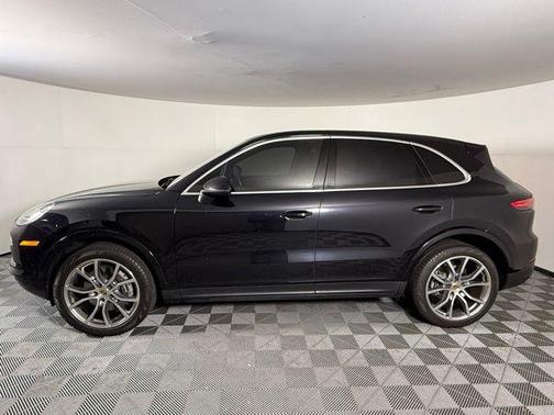 2021 Porsche Cayenne Base