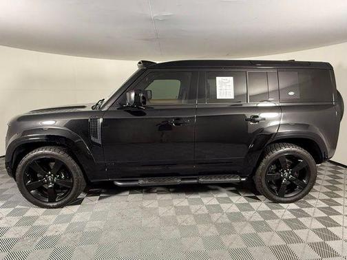 2023 Land Rover Defender 110 V8