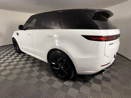 2024 Land Rover Range Rover Sport SE