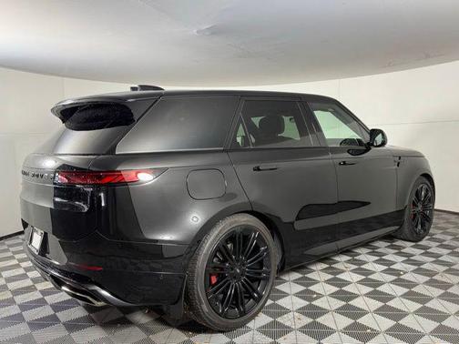 2024 Land Rover Range Rover Sport SE