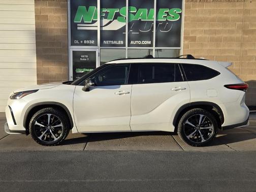 2022 Toyota Highlander XSE