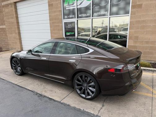 2013 Tesla Model S Performance