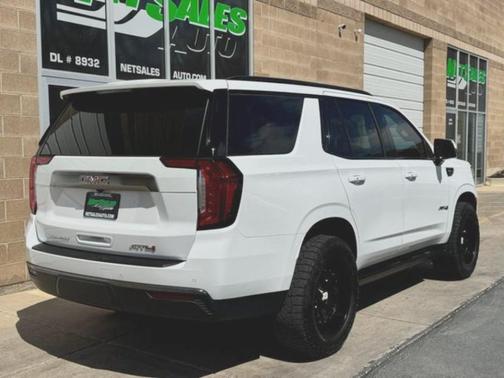 White 2021 GMC Yukon AT4