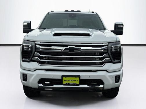 Summit White 2026 Chevrolet Silverado 3500 High Country