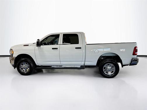 2023 RAM 2500 Tradesman Crew Cab 4x4 6'4' Box
