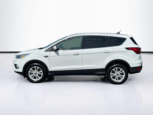 Oxford White 2019 Ford Escape SE