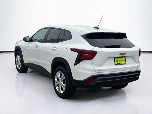 Summit White 2024 Chevrolet Trax LS