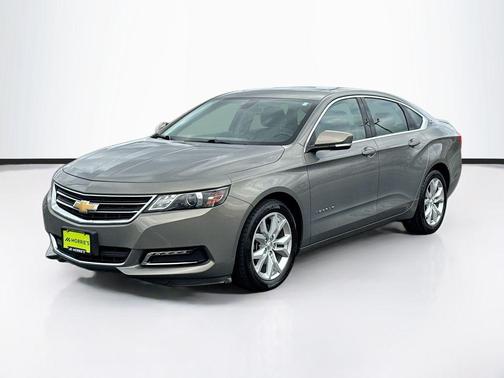 Iridescent Pearl Tricoat 2019 Chevrolet Impala 1LT
