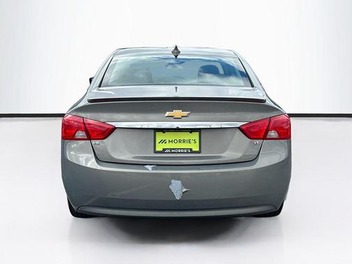 Iridescent Pearl Tricoat 2019 Chevrolet Impala 1LT