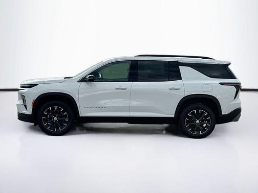 Summit White 2026 Chevrolet Traverse LT