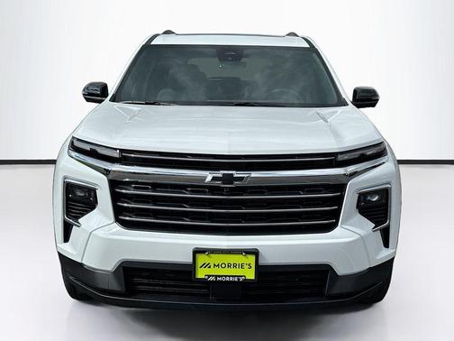 Summit White 2026 Chevrolet Traverse LT