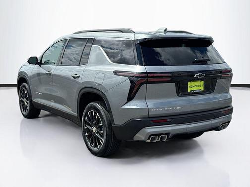 Sterling Gray Metallic 2026 Chevrolet Traverse LT