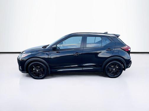 2021 Nissan Kicks SR