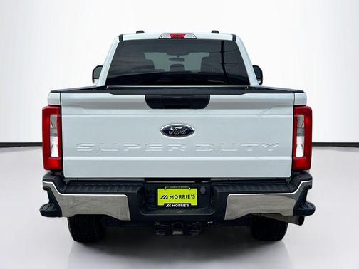 Oxford White 2024 Ford F-250 XLT