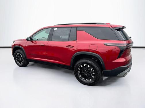 Radiant Red Tintcoat 2026 Chevrolet Traverse AWD Z71