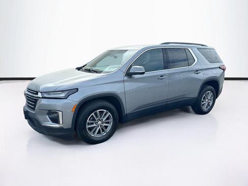 Sterling Gray Metallic 2023 Chevrolet Traverse LT Leather