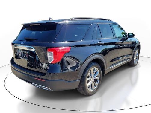 AGATE BLACK METALLIC 2022 Ford Explorer XLT