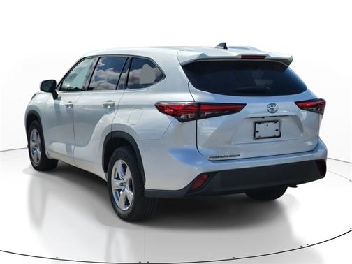 2022 Toyota Highlander L
