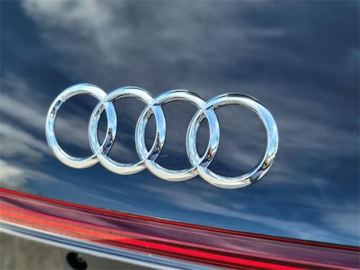 2022 Audi Q4 e-tron 50 PREMIUM