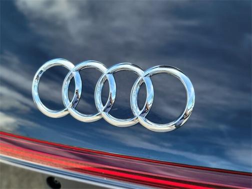 2022 Audi Q4 e-tron 50 PREMIUM