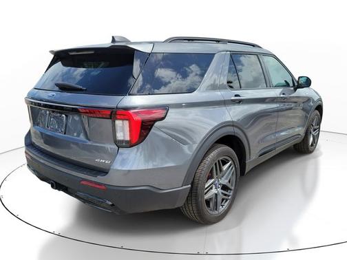 CARBONIZED GRAY METALLIC 2025 Ford Explorer ST-LINE