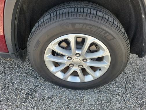 2022 Jeep Grand Cherokee LAREDO