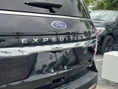 AGATE BLACK METALLIC 2023 Ford Expedition KING RANCH