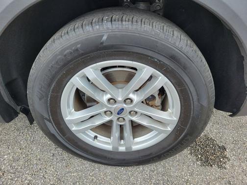 CARBONIZED GRAY METALLIC 2023 Ford Explorer XLT