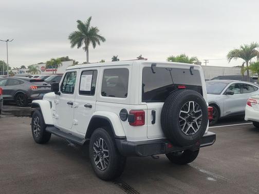 Bright White Clearcoat 2024 Jeep Wrangler SAHARA