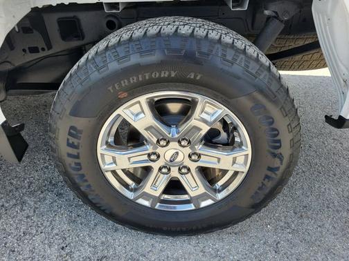OXFORD WHITE 2023 Ford F-150 LARIAT