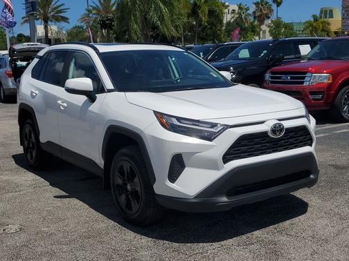 Ice 2025 Toyota RAV4 XLE