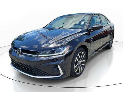 Deep Black Pearl Effect 2025 Volkswagen Jetta 1.5T SE