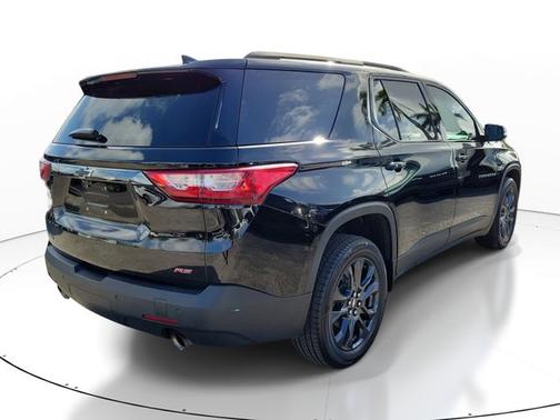 Mosaic Black Metallic 2020 Chevrolet Traverse RS