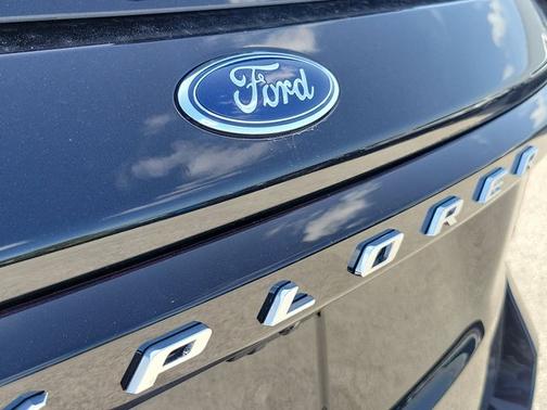 AGATE BLACK METALLIC 2025 Ford Explorer ACTIVE