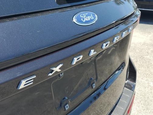 AGATE BLACK METALLIC 2025 Ford Explorer ACTIVE