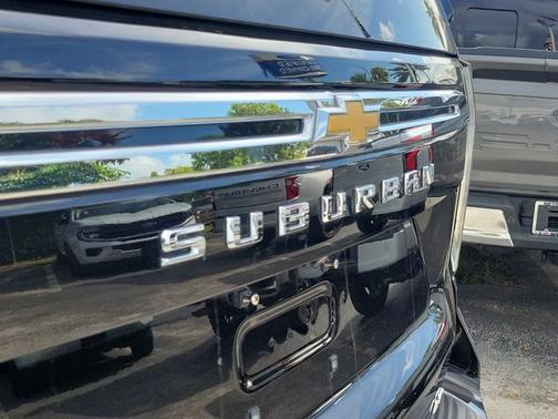 Black 2024 Chevrolet Suburban LT