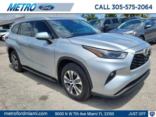 Celestial Silver Metallic 2022 Toyota Highlander XLE