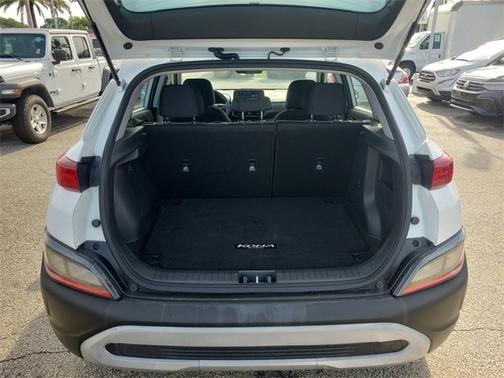2022 Hyundai KONA SE