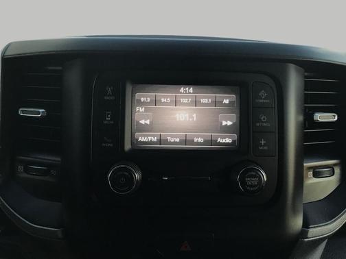 2024 RAM 2500 Tradesman Crew Cab 4x4 6'4' Box