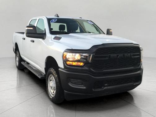 2024 RAM 2500 Tradesman Crew Cab 4x4 6'4' Box