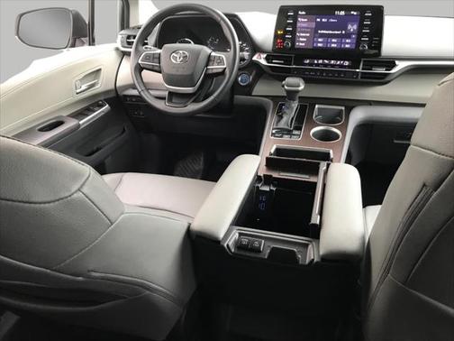 2023 Toyota Sienna XLE 7 Passenger