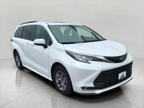 2023 Toyota Sienna XLE 7 Passenger
