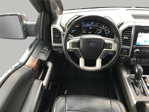 2017 Ford F-150 CREW CAB PICKUP - SHORT BED