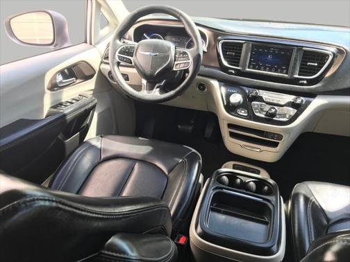 2020 Chrysler Voyager LXI