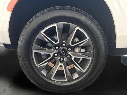 2023 Chevrolet Suburban 4WD Z71