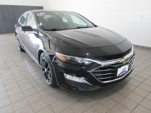 Photo 1 of 23 of 2021 Chevrolet Malibu LT